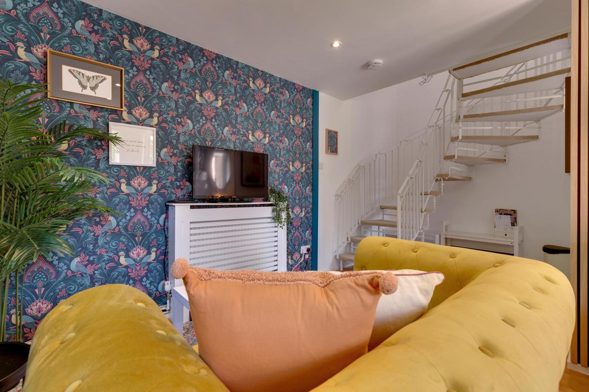 Apartment Fully Refurbished 1 Bedroom *