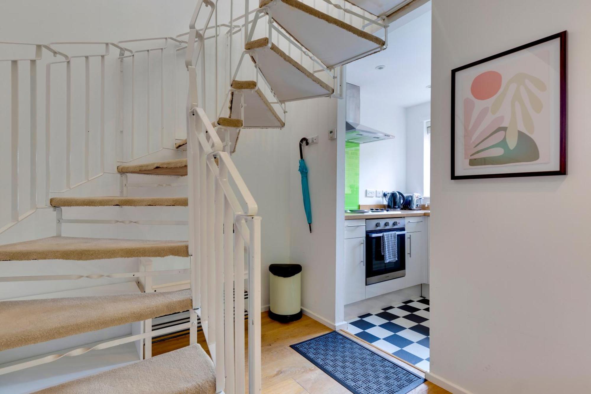 Fully Refurbished 1 Bedroom *
