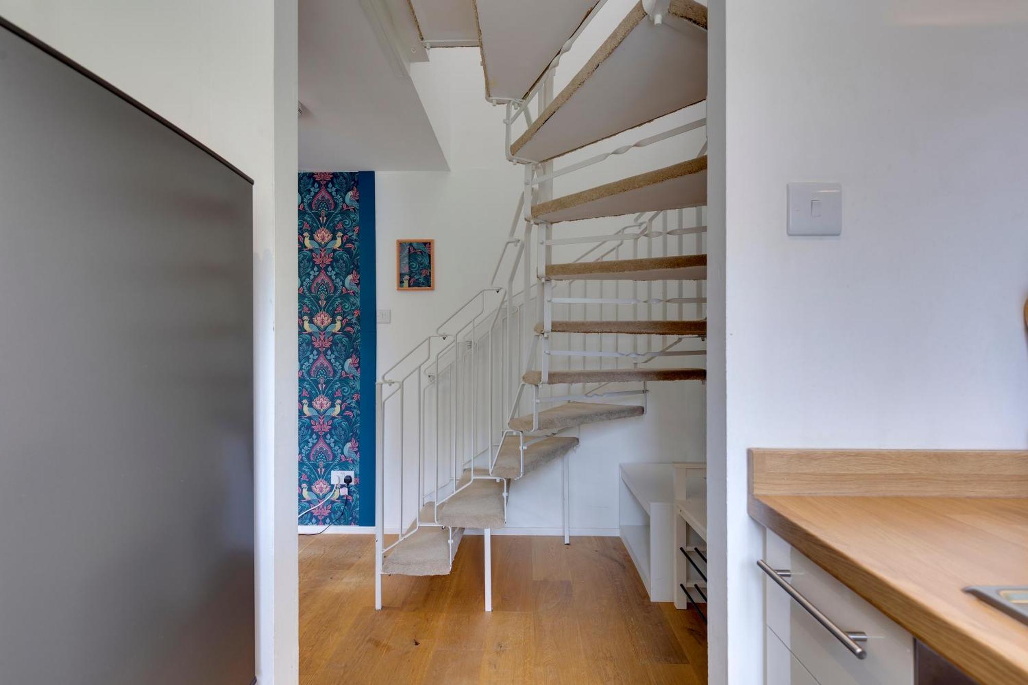 Fully Refurbished 1 Bedroom